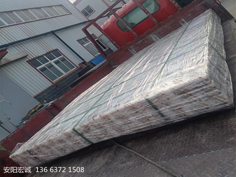 安陽宏誠:超高分子量聚乙烯襯板的特點